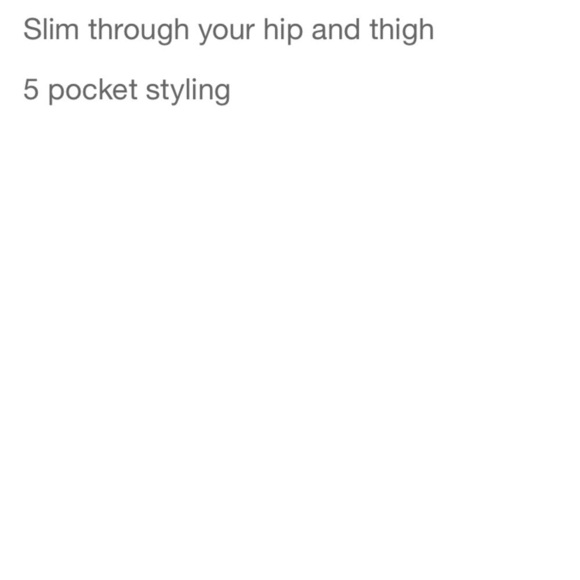 Levi's® Women's 724™M High-Rise Straight Jeans
- Slate Fixer 32
Nwt - Picture 5 of 7